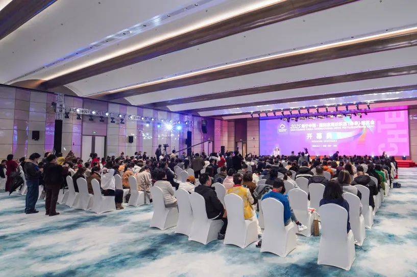 ！2025海宁春季家博会今日启幕凯发K8智造美好家千企织梦赴新程(图3)