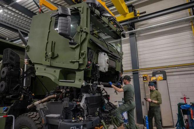 级电动卡车！上周（128-1214）海外卡车行业热点关注凯发K8旗舰厅特斯拉Semi交付DHL沃尔沃推出14吨(图4)